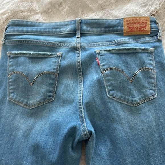 Like new Women's Levi's® 711™ Skinny Jeans - Picture 5 of 6